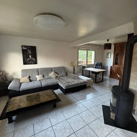 Cozy House With 3 Bedrooms Casa de Férias